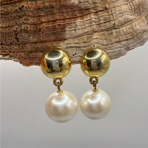 Elegant Gold and Pearl Drop Earrings Clip-ons